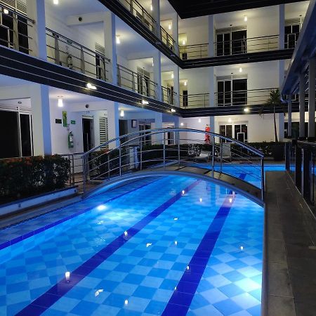 ויז'אוויסנסיו Confort Plaza Hotel מראה חיצוני תמונה