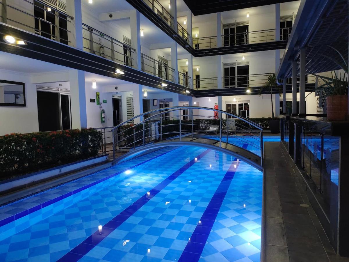 ויז'אוויסנסיו Confort Plaza Hotel מראה חיצוני תמונה