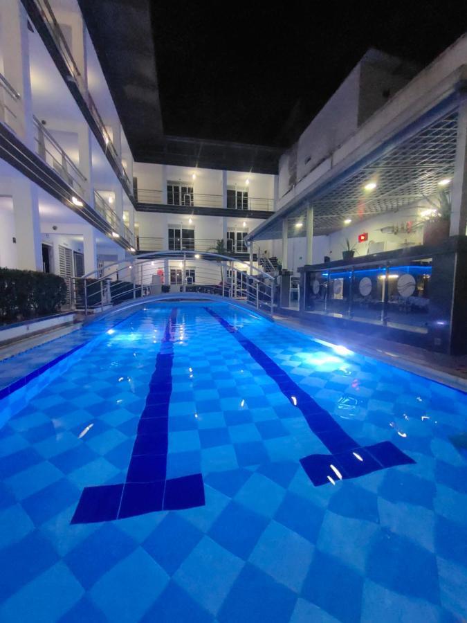 ויז'אוויסנסיו Confort Plaza Hotel מראה חיצוני תמונה
