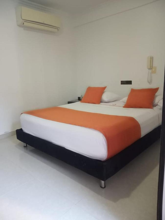 ויז'אוויסנסיו Confort Plaza Hotel מראה חיצוני תמונה