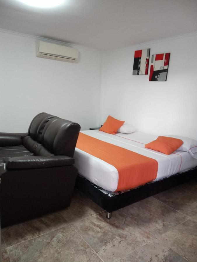 ויז'אוויסנסיו Confort Plaza Hotel מראה חיצוני תמונה